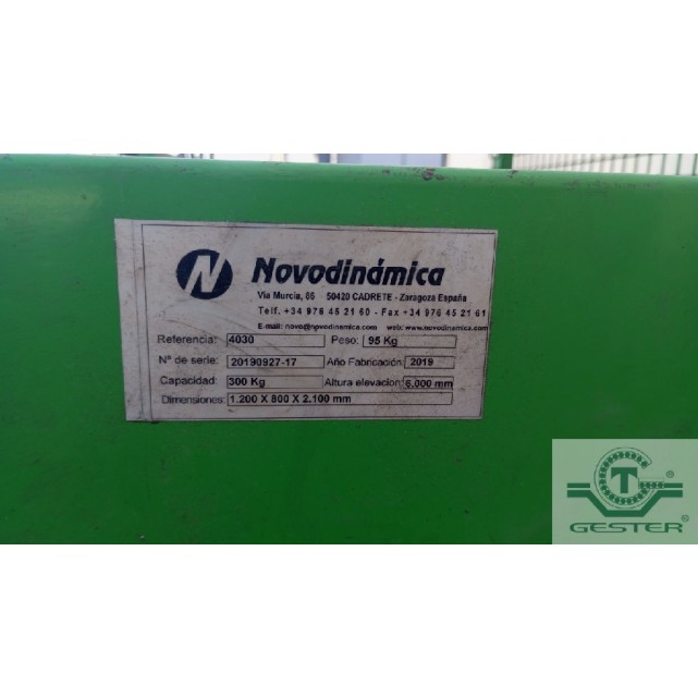 Personnel lifting cage