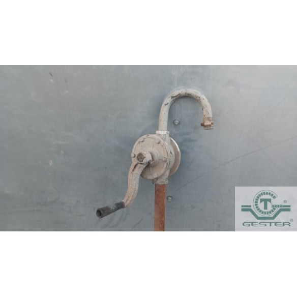 Manual hydraulic pump