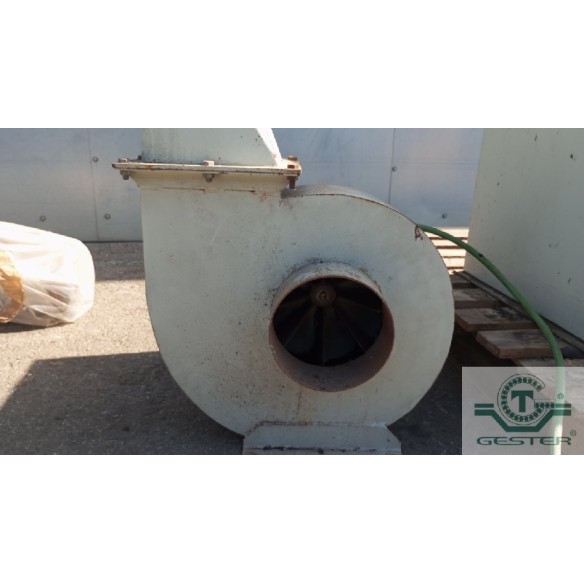Aspirateur centrifuge pour transport de solides