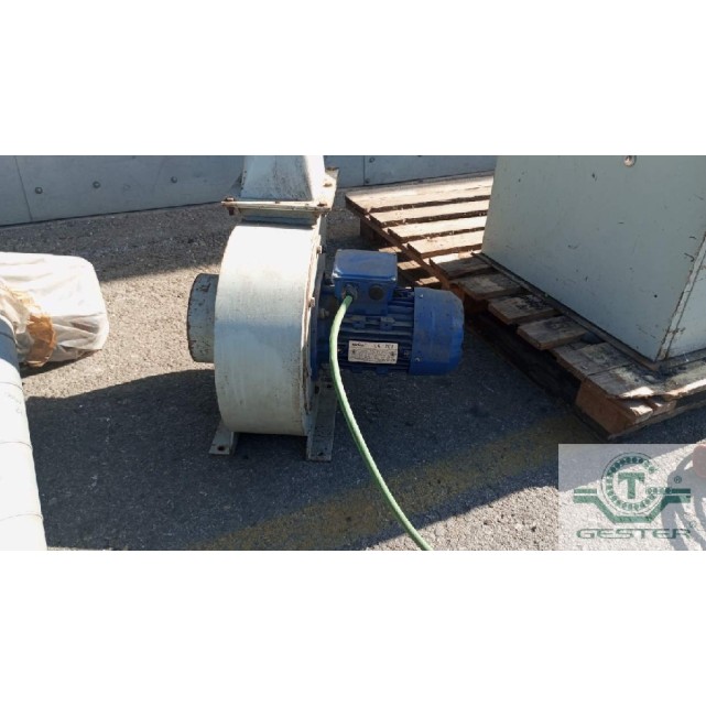 Aspirateur centrifuge pour transport de solides