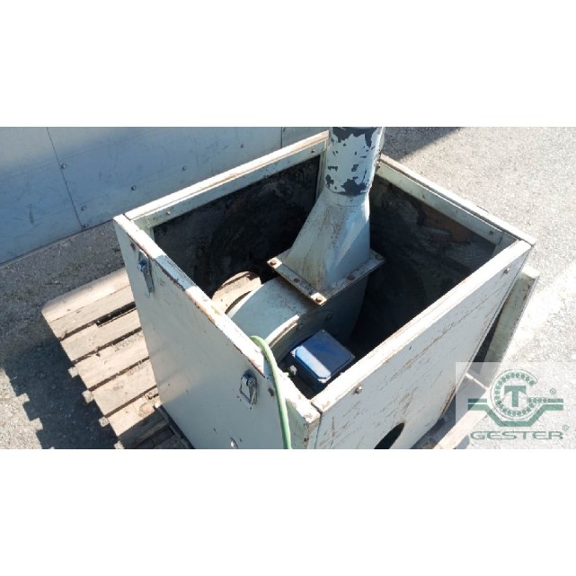Aspirateur centrifuge pour transport de solides