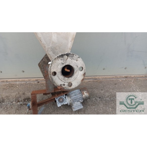 Material feeder