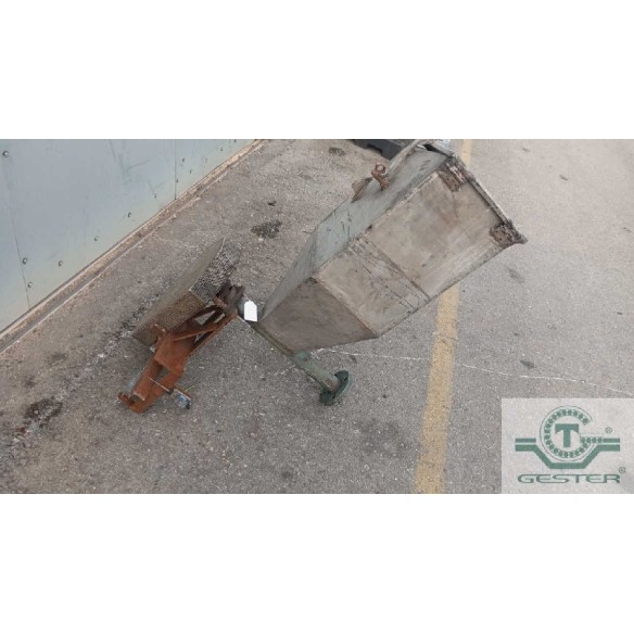 Material feeder