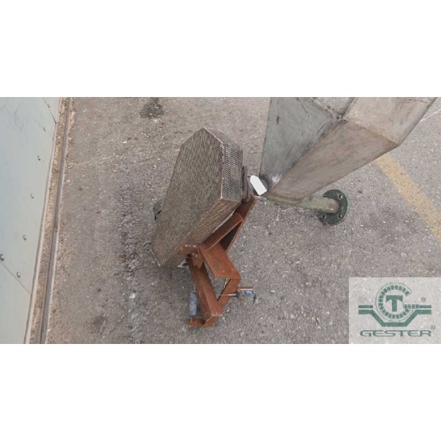 Material feeder