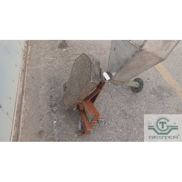 Material feeder