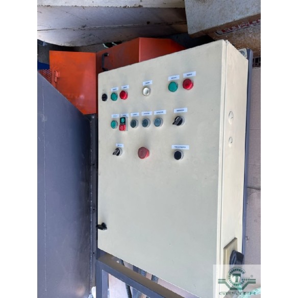 Single-shaft plastic shredder