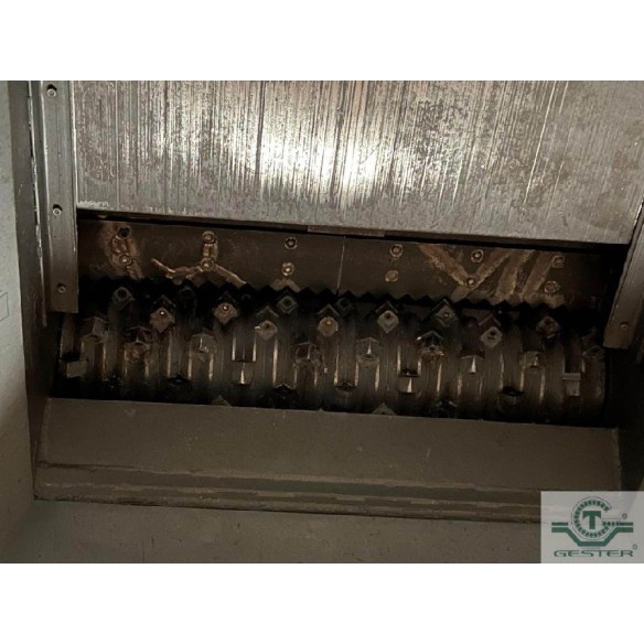 Single-shaft plastic shredder