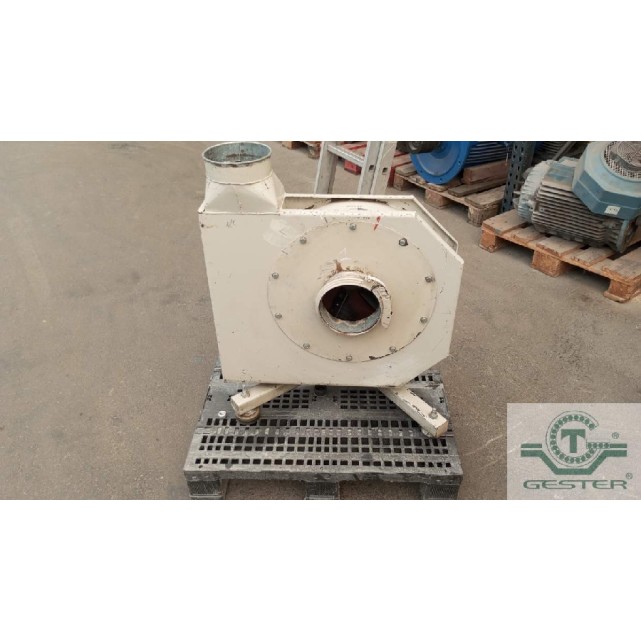Aspirateur centrifuge pour transport de solides