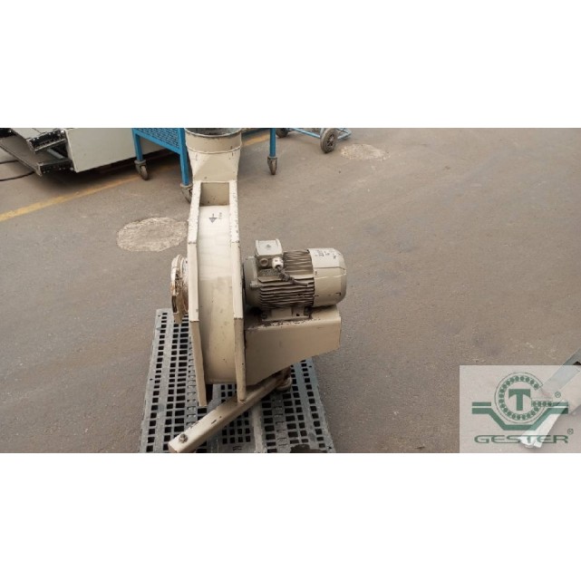 Aspirateur centrifuge pour transport de solides
