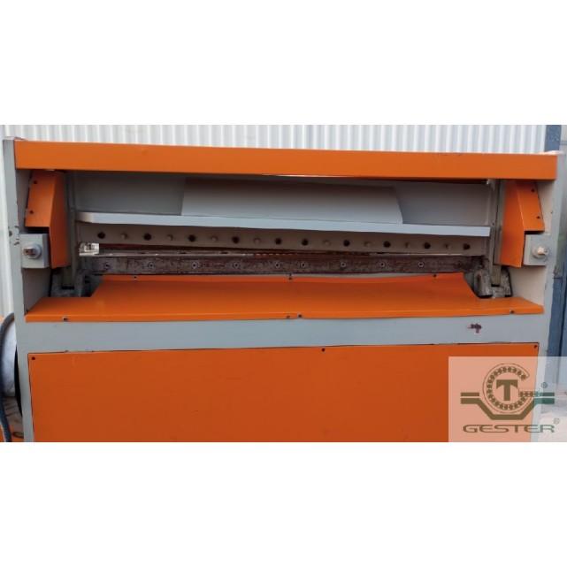 Mechanical shear (guillotine)