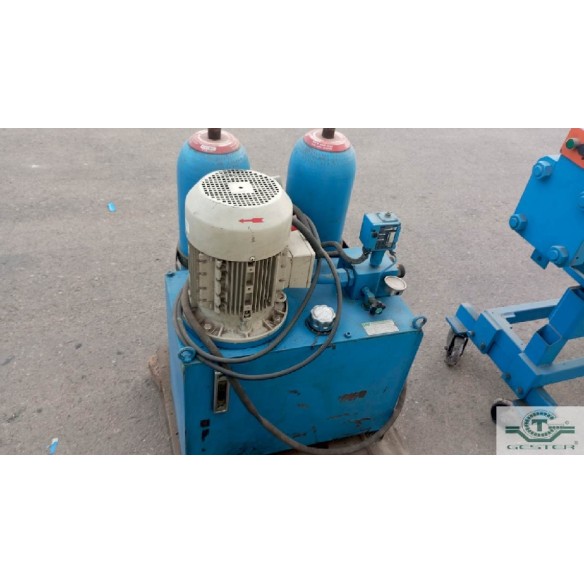 Hydraulic filter changer