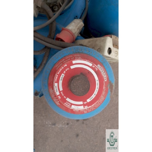 Hydraulic filter changer