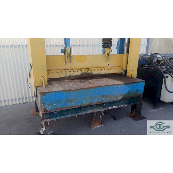 Hydraulic shear (guillotine)