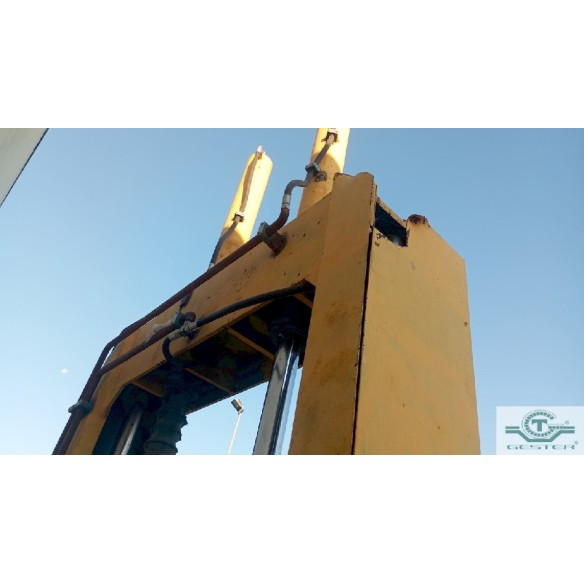 Hydraulic shear (guillotine)