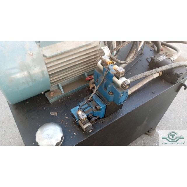 Hydraulic shear (guillotine)