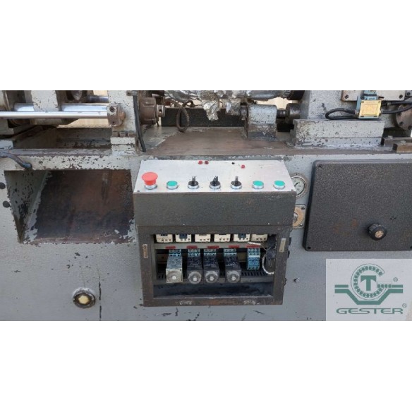 Injection Molding Machine