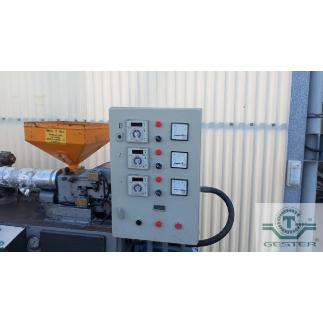 Injection Molding Machine