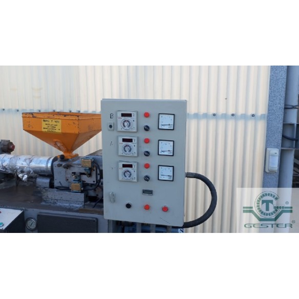 Injection Molding Machine
