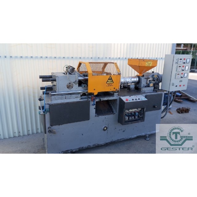 Injection Molding Machine