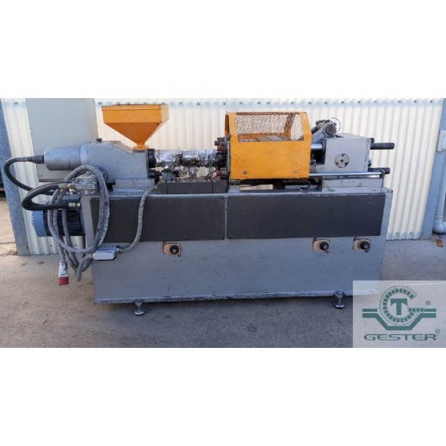 Injection Molding Machine
