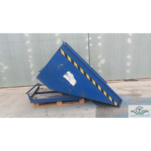 Tilting Hopper