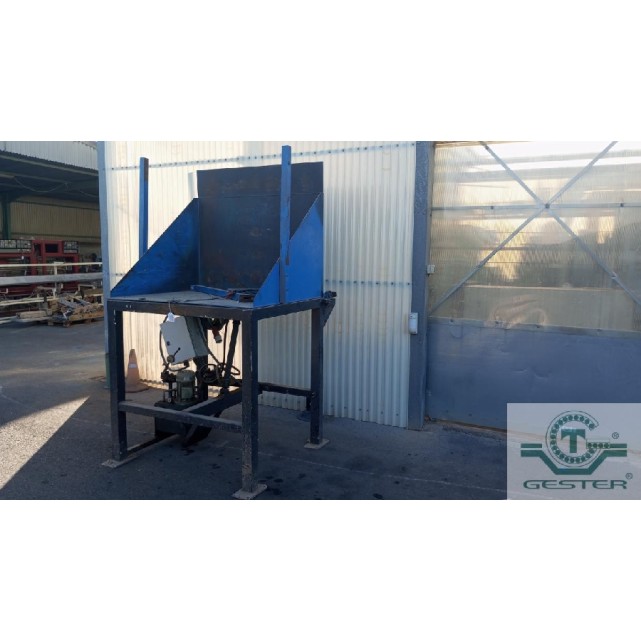 Hydraulic container tipper