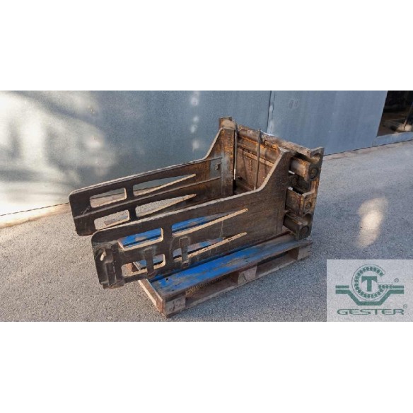 Hydraulic clamps for forklift