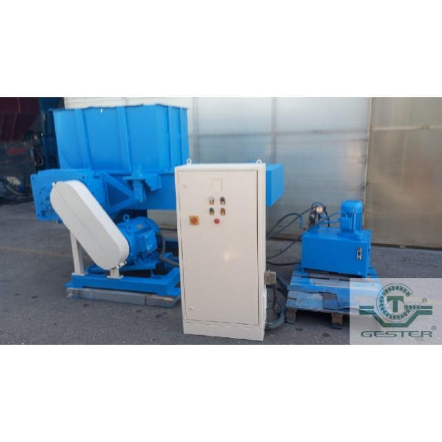 Single-shaft plastic shredder