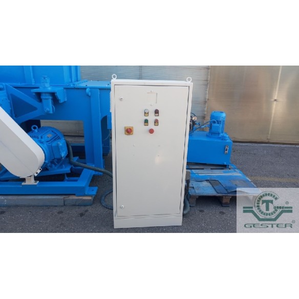 Single-shaft plastic shredder