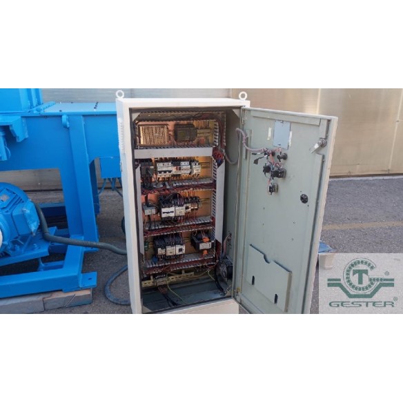 Single-shaft plastic shredder
