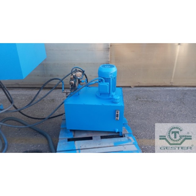 Single-shaft plastic shredder
