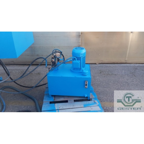 Single-shaft plastic shredder
