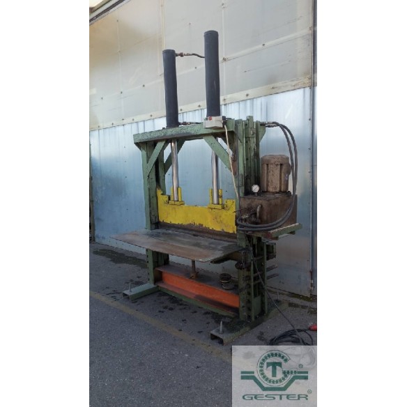 Hydraulic shear (guillotine)