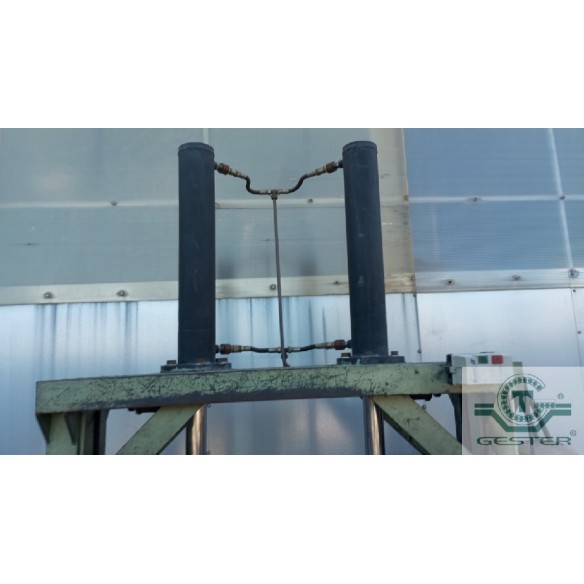 Hydraulic shear (guillotine)