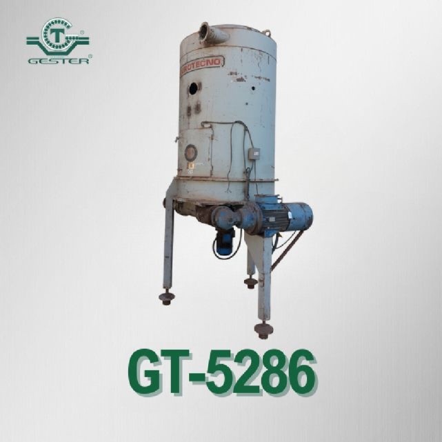 Horizontal forced feeder