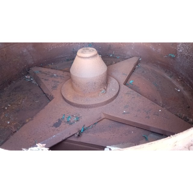 Horizontal forced feeder