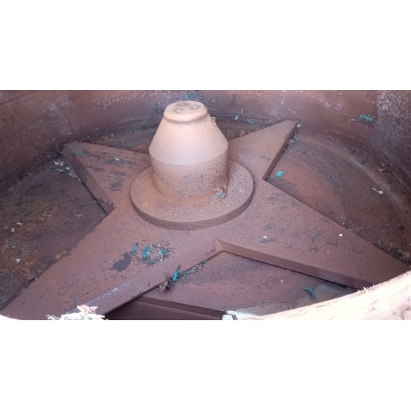 Horizontal forced feeder