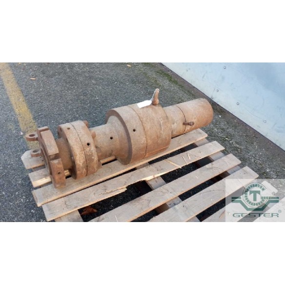 Head for PE pipe production
