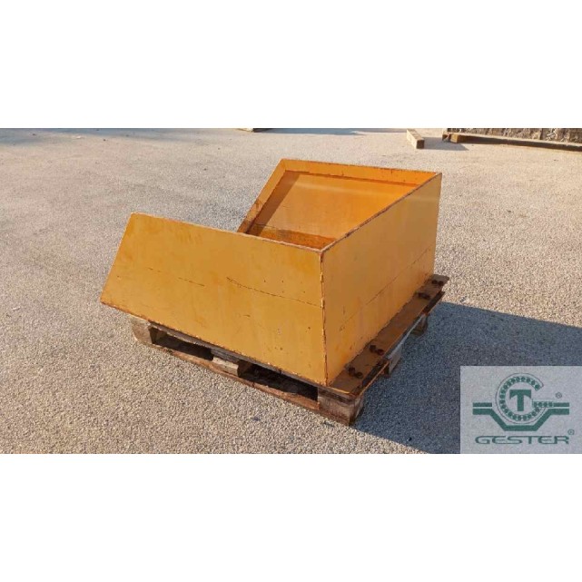 Hopper for forklift truck