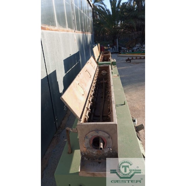 Two tanks for pipe cooling and vacuum