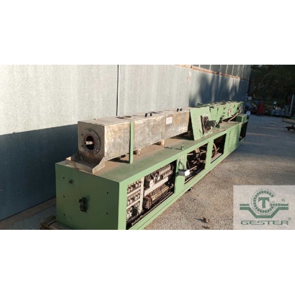 Two tanks for pipe cooling and vacuum