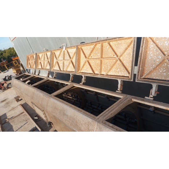 Vacuum cooling tank
