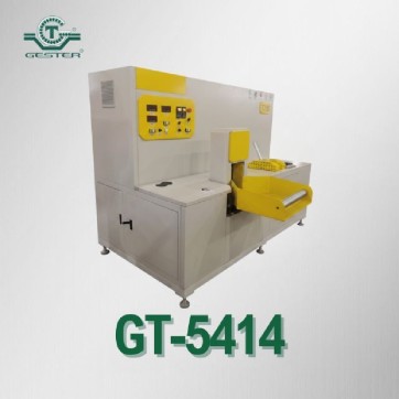 Pelletizing extruder
