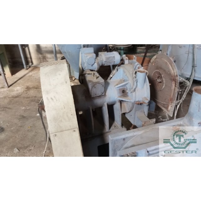 Continuous plastic agglomerator