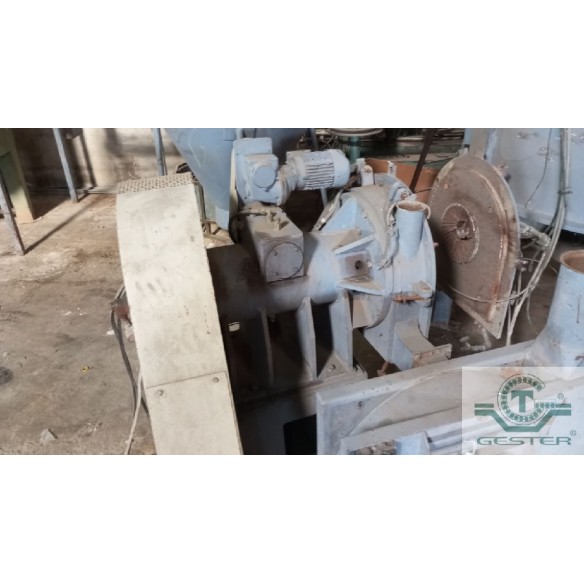 Continuous plastic agglomerator