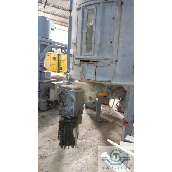 Continuous plastic agglomerator