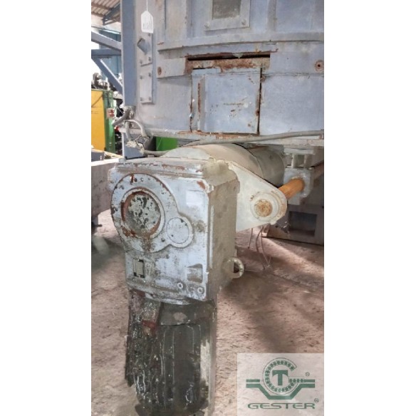 Continuous plastic agglomerator