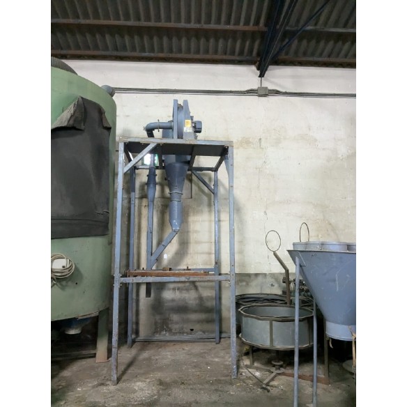 Continuous plastic agglomerator
