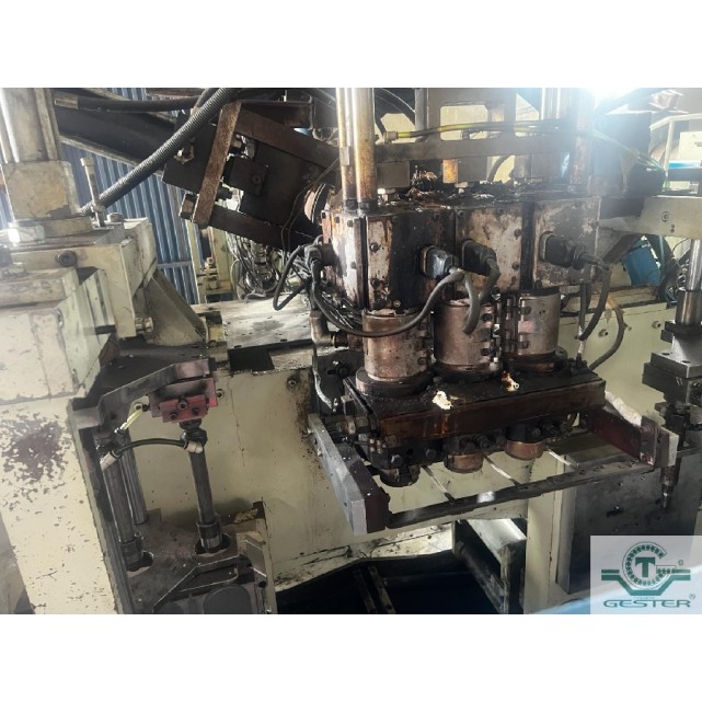 Machine par soufflage