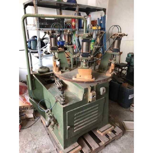 Machine de fabrication de coin de chaussure